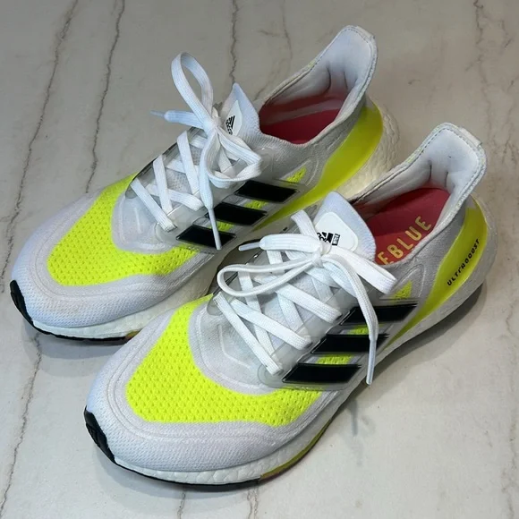 Adidas Ultraboost (Size 7.5) - Picture 4 of 8